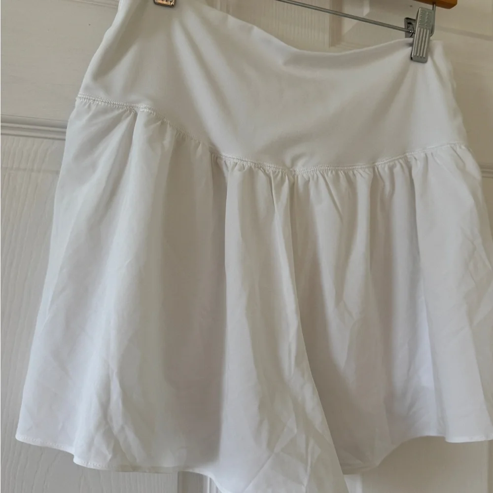 Offline by Aerie White Crossover Skirted Active Skort Size L EUC - Picture 11 of 13